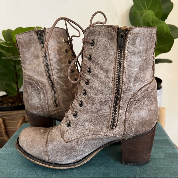 Steve Madden Graanie Combat Style Boot Size 7.5 - Picture 3 of 12